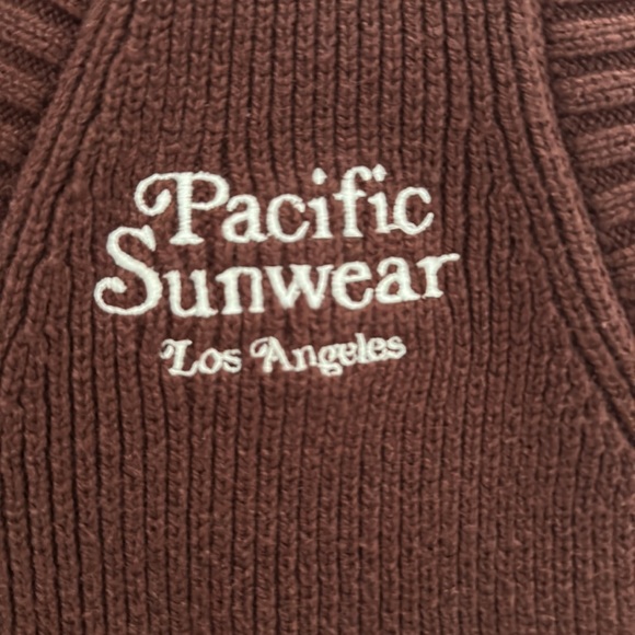 Pacific Sunwear Button Up Vest. Worn once, no holes or stains - Picture 3 of 3